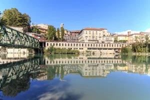 Ivrea punta al Green: Scopri i Vantaggi di un Dispenser d’Acqua in Ufficio
